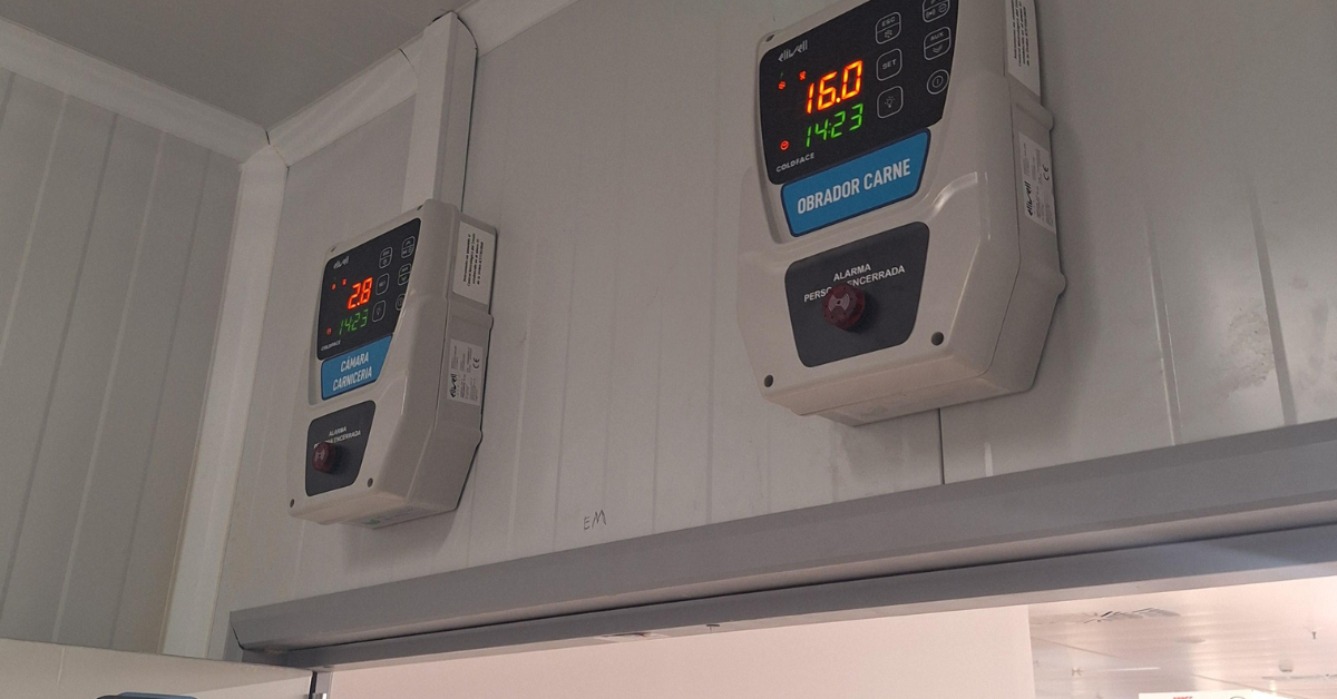 As câmaras da instalação utilizam o ColdFace, um controlo modular instalado junto à câmara com ecrã duplo 