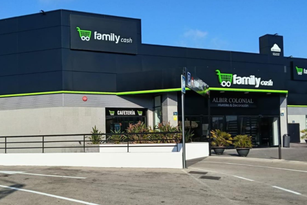 Supermercado Family Cash de Jávea, em Alicante. A Eliwell Ibérica acompanhou o nosso cliente Osfritec na implementação do sistema de telegestão do equipamento de controlo e gestão de 60 unidades 
